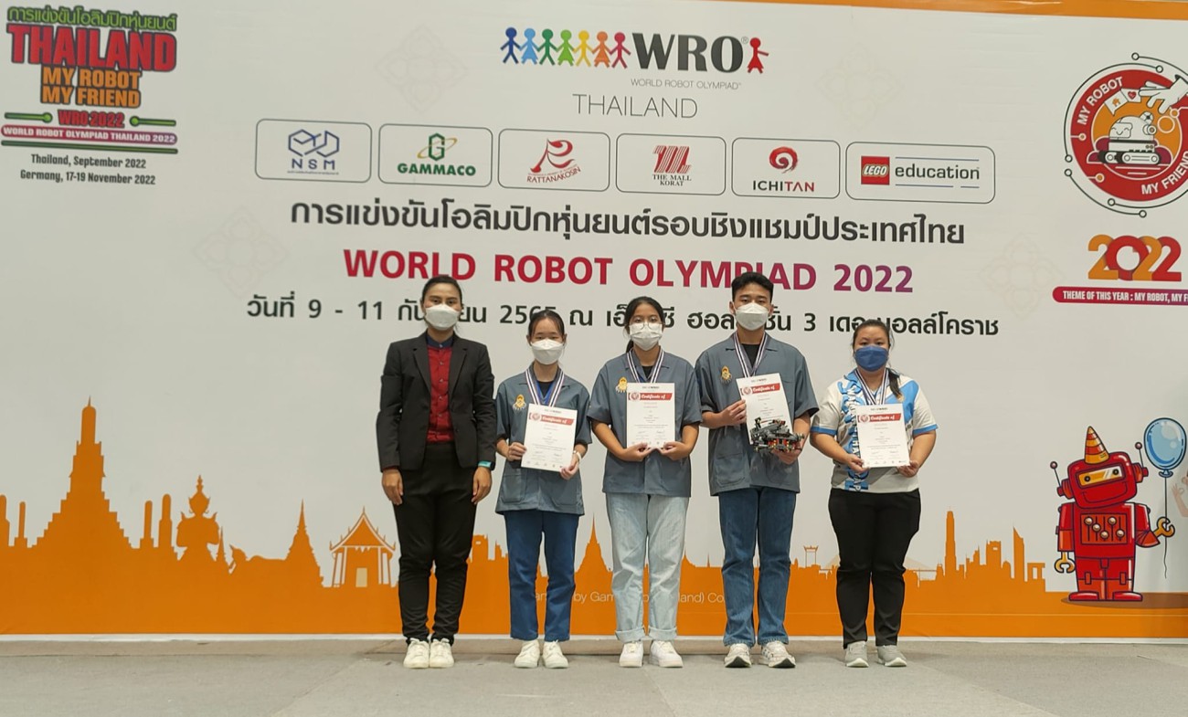 กลุ่มสาระการเรียนรู้เทคโนโลยี คว้ารางวัลในการแข่งขันโอลิมปิกหุ่นยนต์ World Robot Olympiad Thailand 2022 ณ MCC Hall uploads/2/2022-11/b2a4224f402ed01d593e2c8d53d2edd6.jpg