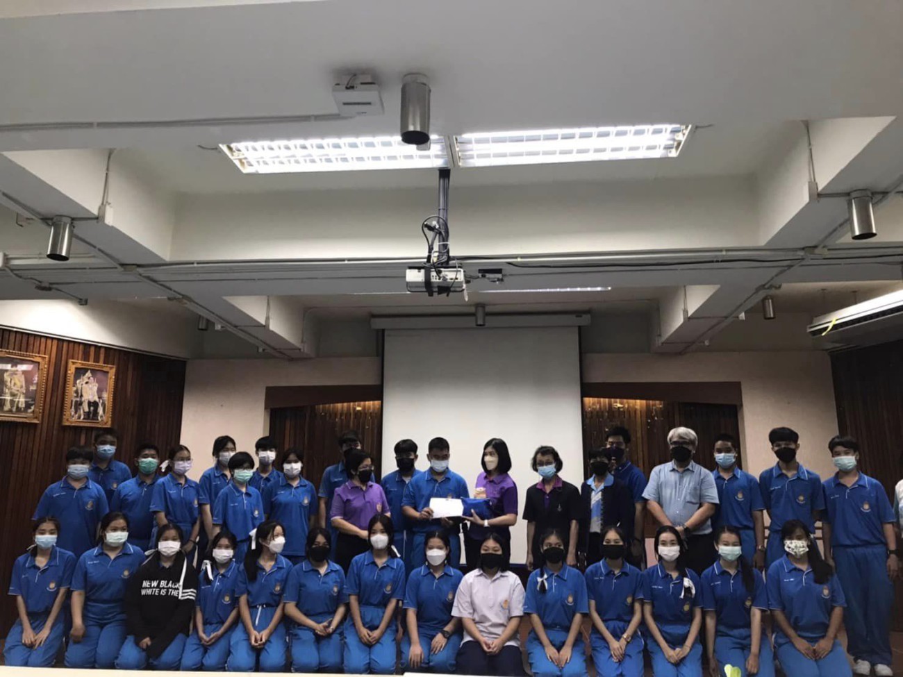 การฝึกอบรมเชิงปฏิบัติการสร้างจิตสำนึกและความตระหนักทางสิ่งแวดล้อมด้านการอนุรักษ์ทรัพยากรธรรมชาติของเยาวชนในจังหวัดเชียงใหม่ uploads/2/2022-12/290254400_3109373452662031_6267817327918417756_n.jpg