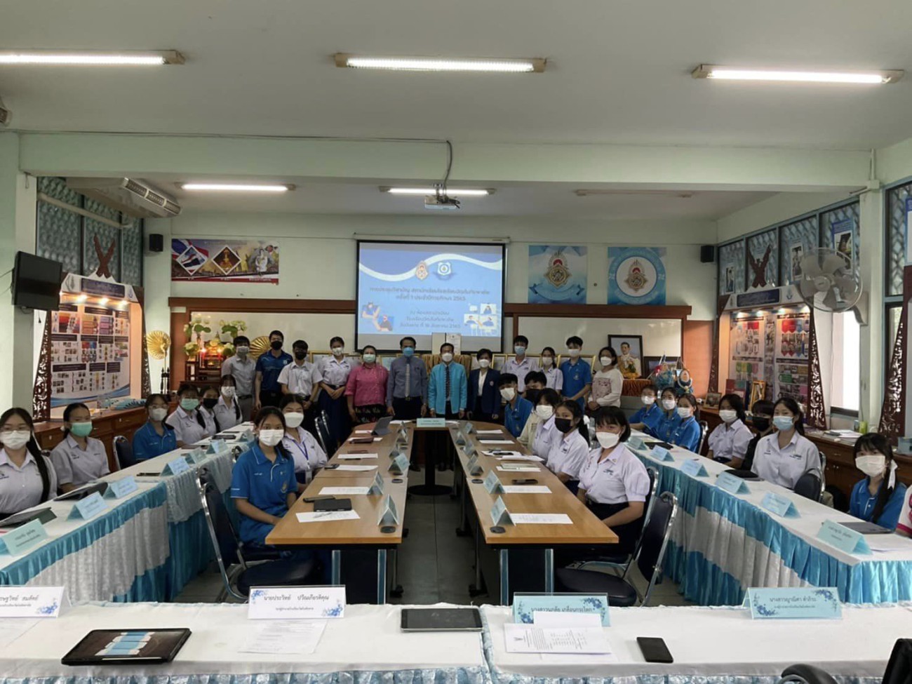 การจัดการประชุมวิสามัญสภานักเรียน ครั้งที่ 1 ประจำปีการศึกษา 2565 เพื่อรายงานผลการดำเนินงานส่งเสริมประชาธิปไตยในโรงเรียน และการดำเนินงานสนับสนุนกิจกรรมโรงเรียน uploads/2/2022-12/299680144_3145637445702298_7825083553046240691_n.jpg