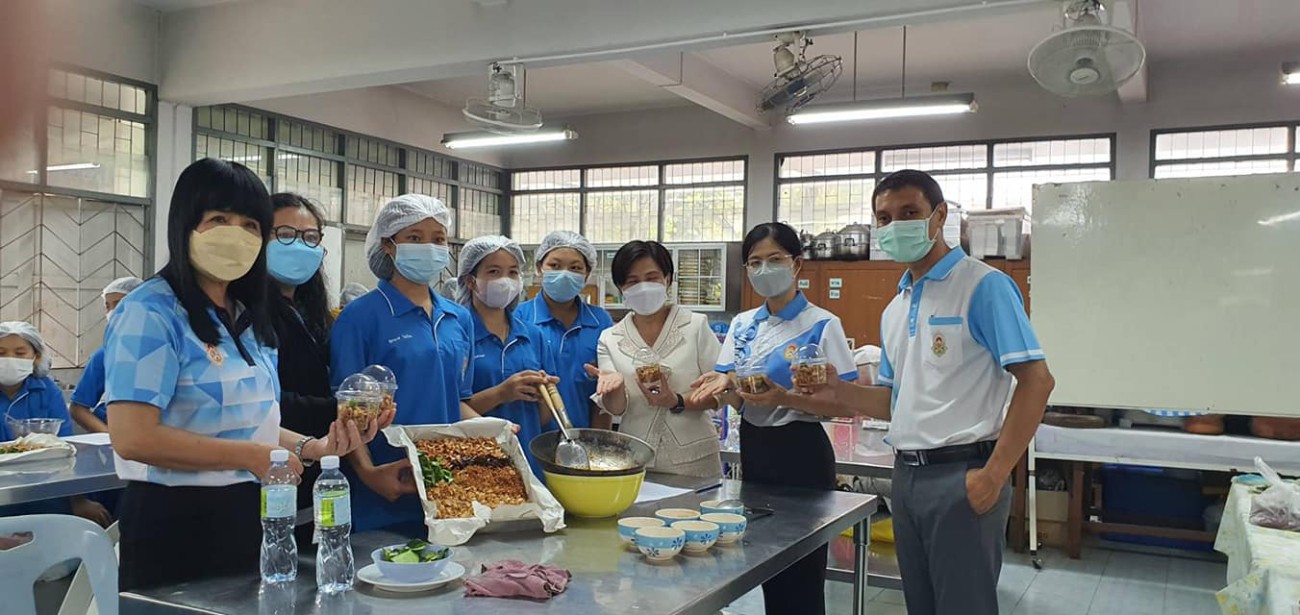 การอบรมเชิงปฏิบัติการโครงการเพิ่มพูนความรู้ ทักษะและประสบการณ์ของผู้เรียน รายวิชาการงานอาชีพ กิจกรรมพัฒนาศักยภาพนักเรียนสู่ความเป็นเลิศรายวิชาการงานอาชีพ กลุ่มสาระการเรียนรู้การงานอาชีพ uploads/2/2022-12/305838939_405049378427301_2370827181214280912_n.jpg