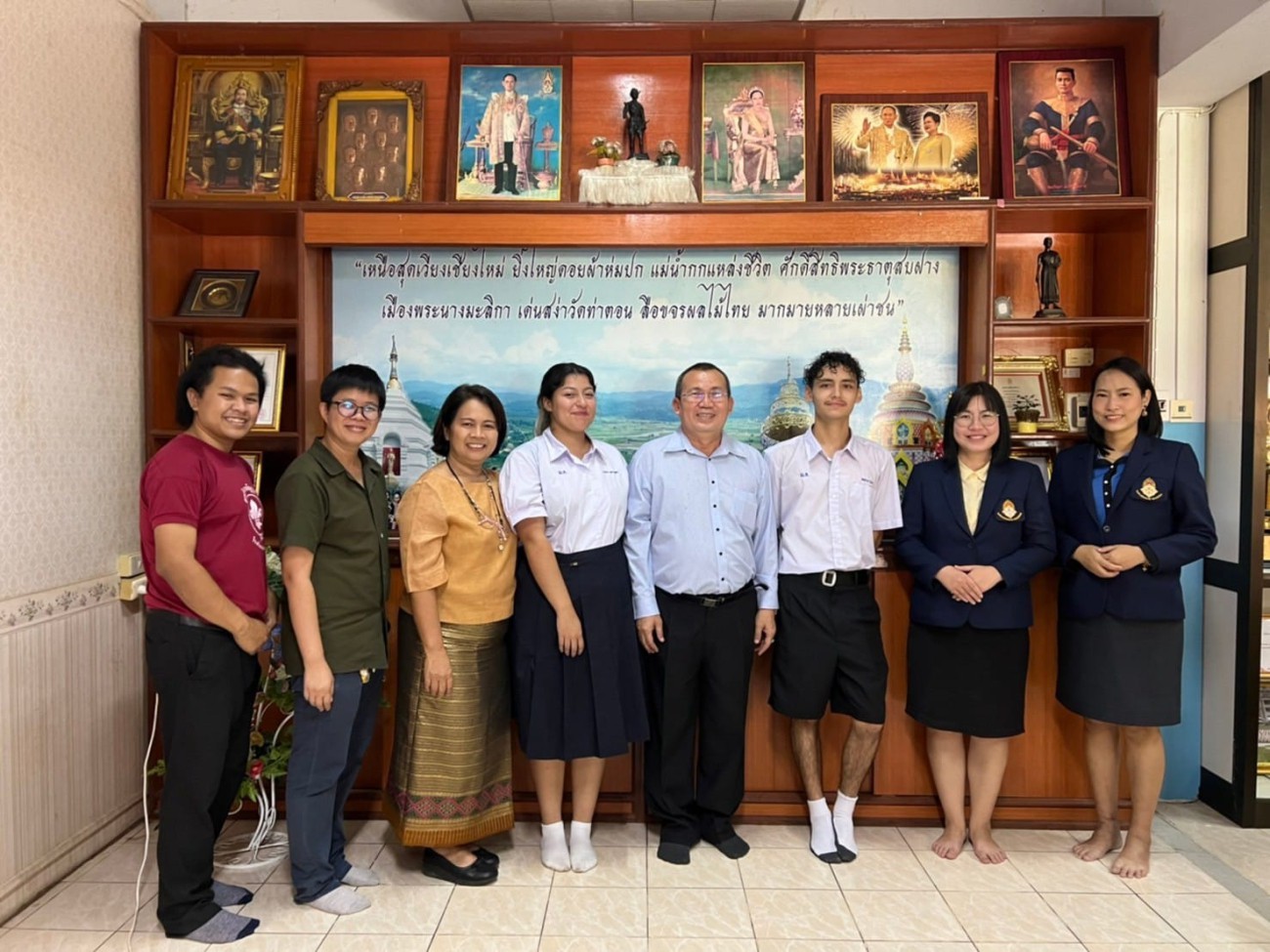 นางภธิรารัช นันติ และนางสาวอภิรยา แก้วสาร ผู้ประสานงานโครงการนักเรียนแลกเปลี่ยนภาษาและวัฒนธรรมนานาชาติ เอเอฟเอส ฝ่ายอุปถัมภ์ (Hosting) ไปเป็นวิทยากร แนะนำแนวทางการดูแลนักเรียนแลกเปลี่ยนแก่ครูและครอบคร uploads/2/2022-12/307107338_412974367634802_3811652730562873002_n.jpg