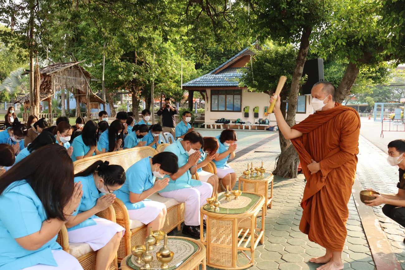 ทำบุญตักบาตร ในโอกาสส่งท้ายปีเก่าต้อนรับปีใหม่ เพื่อความเป็นศิริมงคลแก่บุคลากรในองค์กรทุกคน uploads/2/2023-01/323212805_886164355851104_3898462375309126017_n.jpg