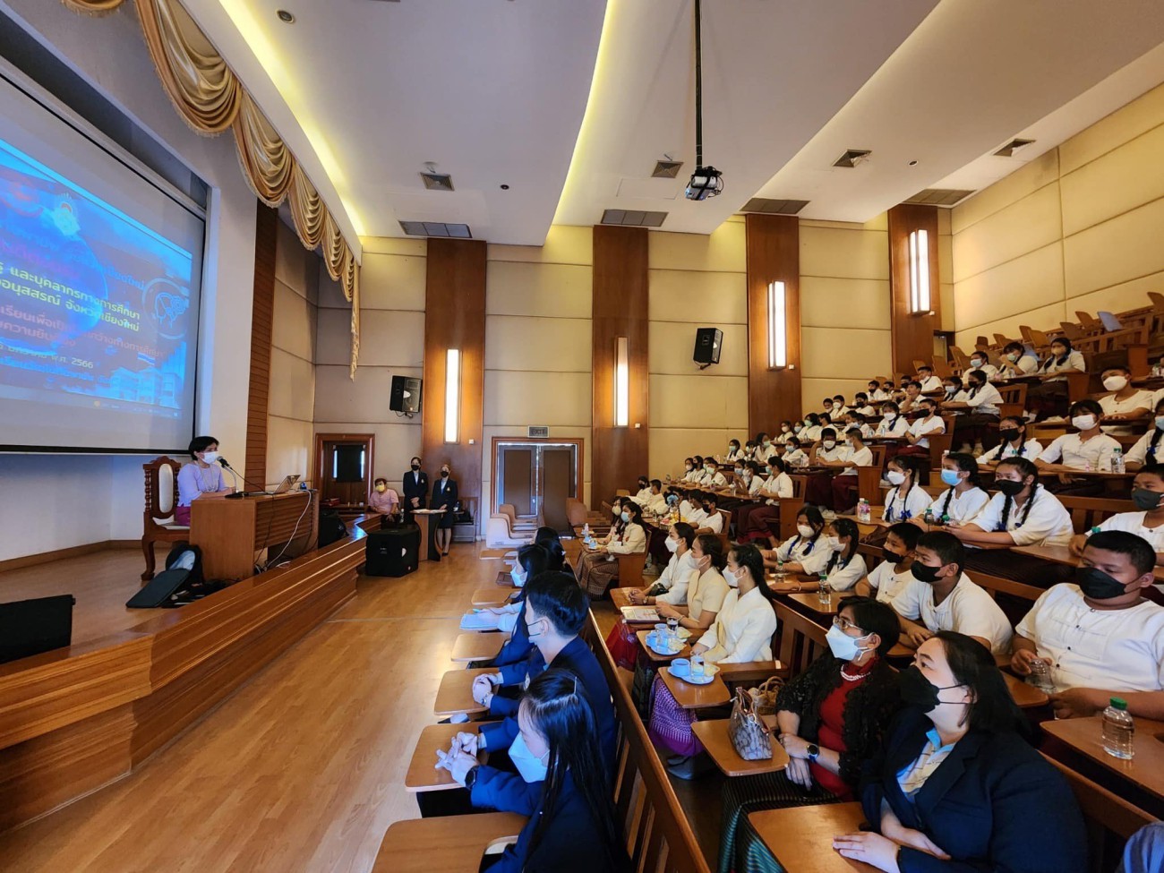 โรงเรียนคำเที่ยงอนุสสรณ์ อ.เมืองเชียงใหม่ สังกัดสำนักงานเขตพื้นที่การศึกษาประถมศึกษาเชียงใหม่ เขต 1 จำนวน 93 คน ในการเข้าเยี่ยมชมโรงเรียนวัฒโนทัยพายัพ uploads/2/2023-01/324578530_3328970964025184_6671971388963334098_n.jpg