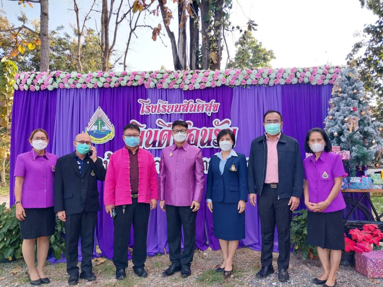 ร่วมงานเปิดบ้านวิชาการ (Open House) ปีการศึกษา 2565 “30 ปี ชาวสันติสุข สร้างคุณค่าให้ตนเองและชุมชน” ณ โรงเรียนสันติสุข อำเภอดอยหล่อ จังหวัดเชียงใหม่ uploads/2/2023-01/325212958_1397830674291663_6503213496219591733_n.jpg