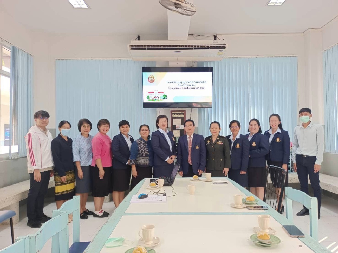 คณะครูในกลุ่มสาระ ฯ เข้าศึกษาดูงานการบริหาร จัดการที่เป็นเลิศของ กลุ่มสาระการเรียนรู้กิจกรรมพัฒนาผู้เรียน โรงเรียนบุญวาทย์ จังหวัดลำปาง และโรงเรียนพิริยาลัยจังหวัดแพร่ uploads/2/2023-04/328700817_1671556629926791_2219938648939539952_n.jpg