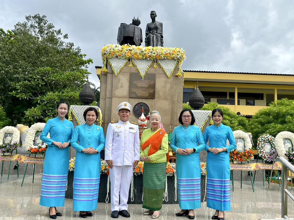 ร่วมพิธีถวายพวงมาลา พระราชานุสาวรีย์ สมเด็จพระเทพศิรินทราบรมราชินี เนื่องในวันคล้ายวันสวรรคตสมเด็จพระเทพศิรินทราบรมราชินี ปีที่ 162 uploads/2/2023-10/377700433_630275842571319_1864073366328041234_n.jpg