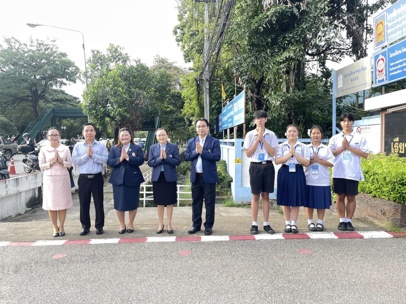 บรรยากาศวันแรกของการเปิดภาคเรียน2/2566 uploads/2/2023-10/394835046_122098961462089568_959603230498546149_n.jpg