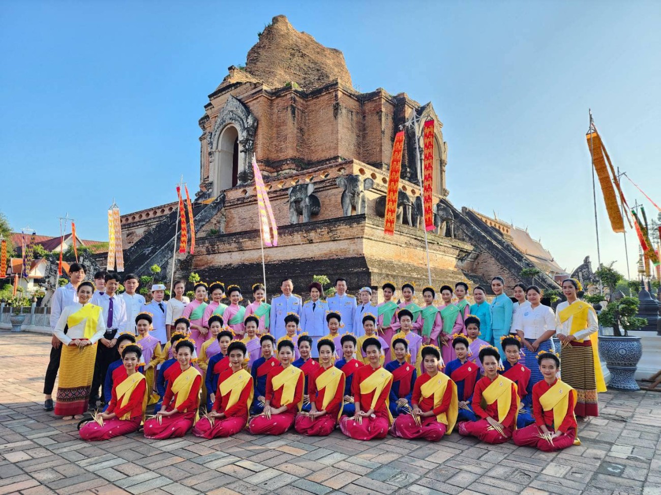 ร่วมขบวนแห่เครื่องพระกฐินพระราชทานของกระทรวงศึกษาธิการ ประจำปี 2566 uploads/2/2023-11/400191485_122113228832089568_4282689335909757575_n.jpg