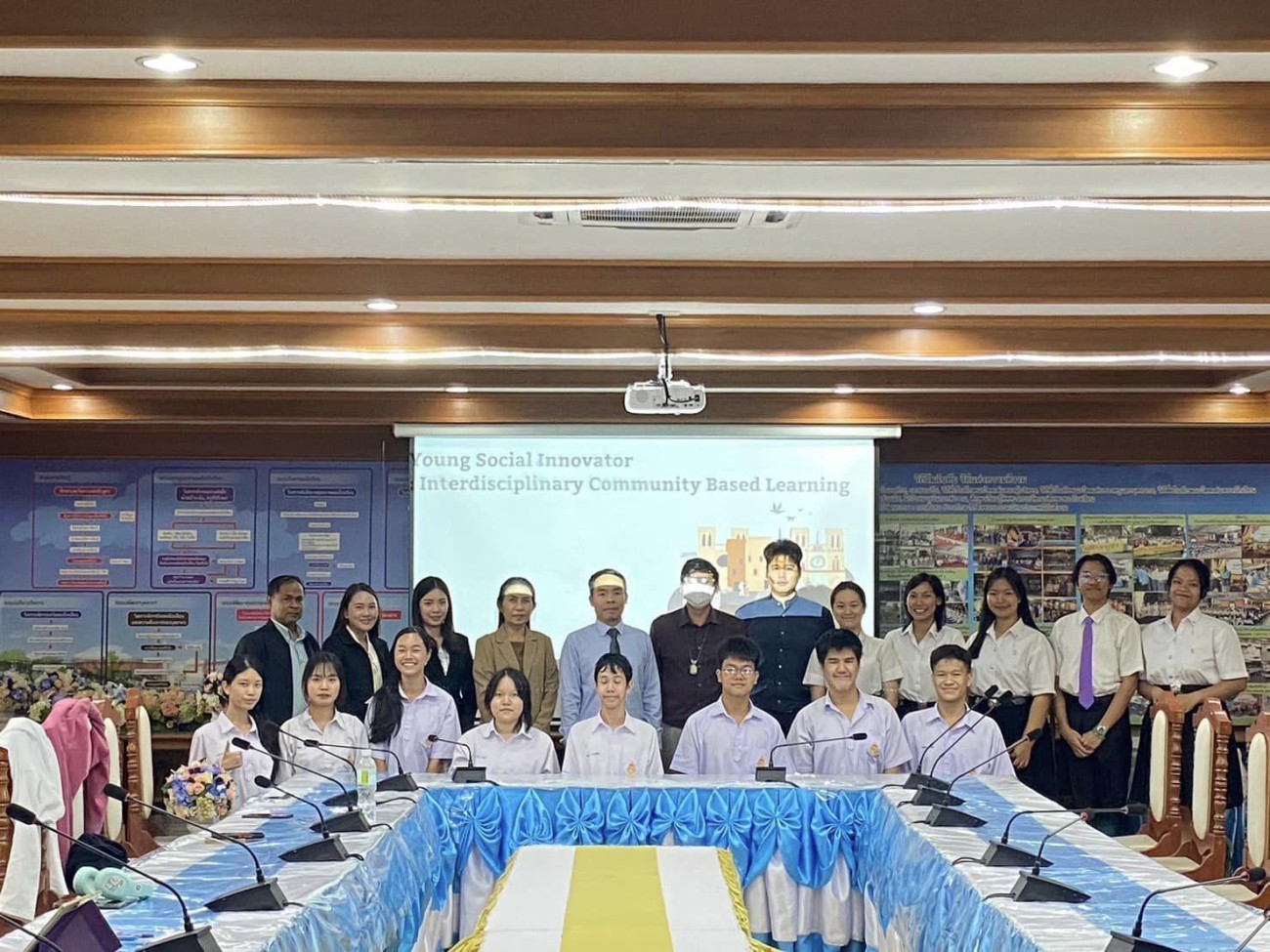 ต้อนรับคณาจารย์จาก สาขาสังคมศึกษา ภาควิชาหลักสูตร การสอนและการเรียนรู้ คณะศึกษาศาสตร์ และวิทยาลัยนานาชาตินวัตกรรมดิจิทัล มหาวิทยาลัยเชียงใหม่ ในการดำเนินโครงการส่งเสริมการวิจัยและพัฒนานวัตกรรมเพื่อการ uploads/2/2024-01/418857978_122127303278089568_7683825912527319385_n.jpg