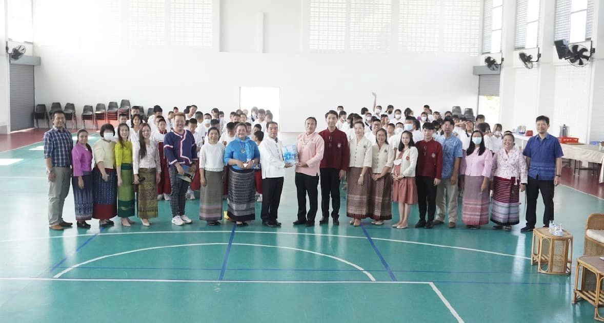 ต้อนรับ นายศักดา ศักดิ์ใหญ่ ผู้อำนวยการโรงเรียนคำเที่ยงอนุสสรณ์ พร้อมคณะผู้บริหาร คณะครูและนักเรียนจากโรงเรียนคำเที่ยงอนุสสรณ์ ในโอกาสเข้าเยี่ยมชมโรงเรียนวัฒโนทัยพายัพ uploads/2/2024-01/418898746_122127916196089568_6109212054633744735_n.jpg