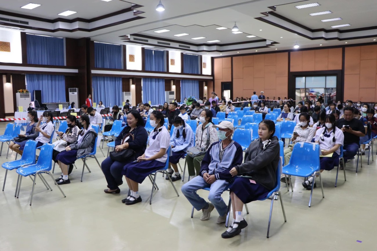 การรับรายงานตัวและเลือกแผนการเรียนชั้น ม.4 ประเภทโควตาภายในปีการศึกษา 2567 ณ หอประชุมวัฒโนทัยพายัพ 84 uploads/2/2024-01/420061901_122129203268089568_6107569350468462619_n.jpg