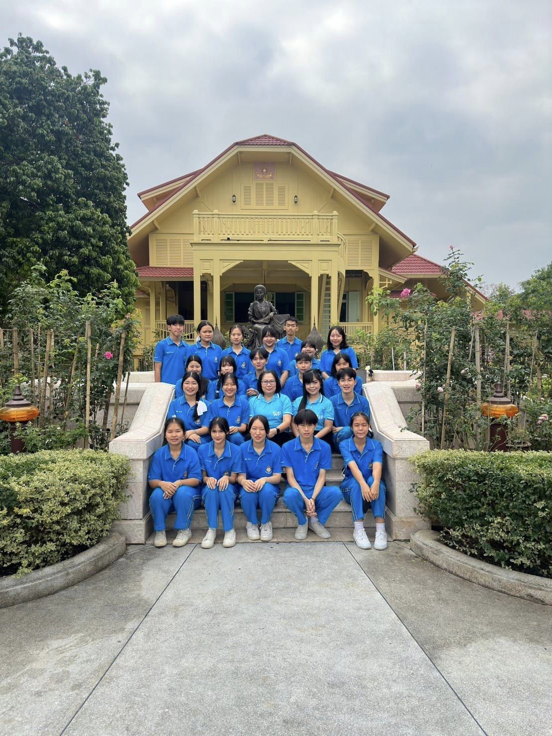 ศึกษาเรียนรู้พระราชประวัติพระราชชายาเจ้าดารารัศมี uploads/2/2024-02/421837069_122130728120089568_8476208208973653057_n.jpg