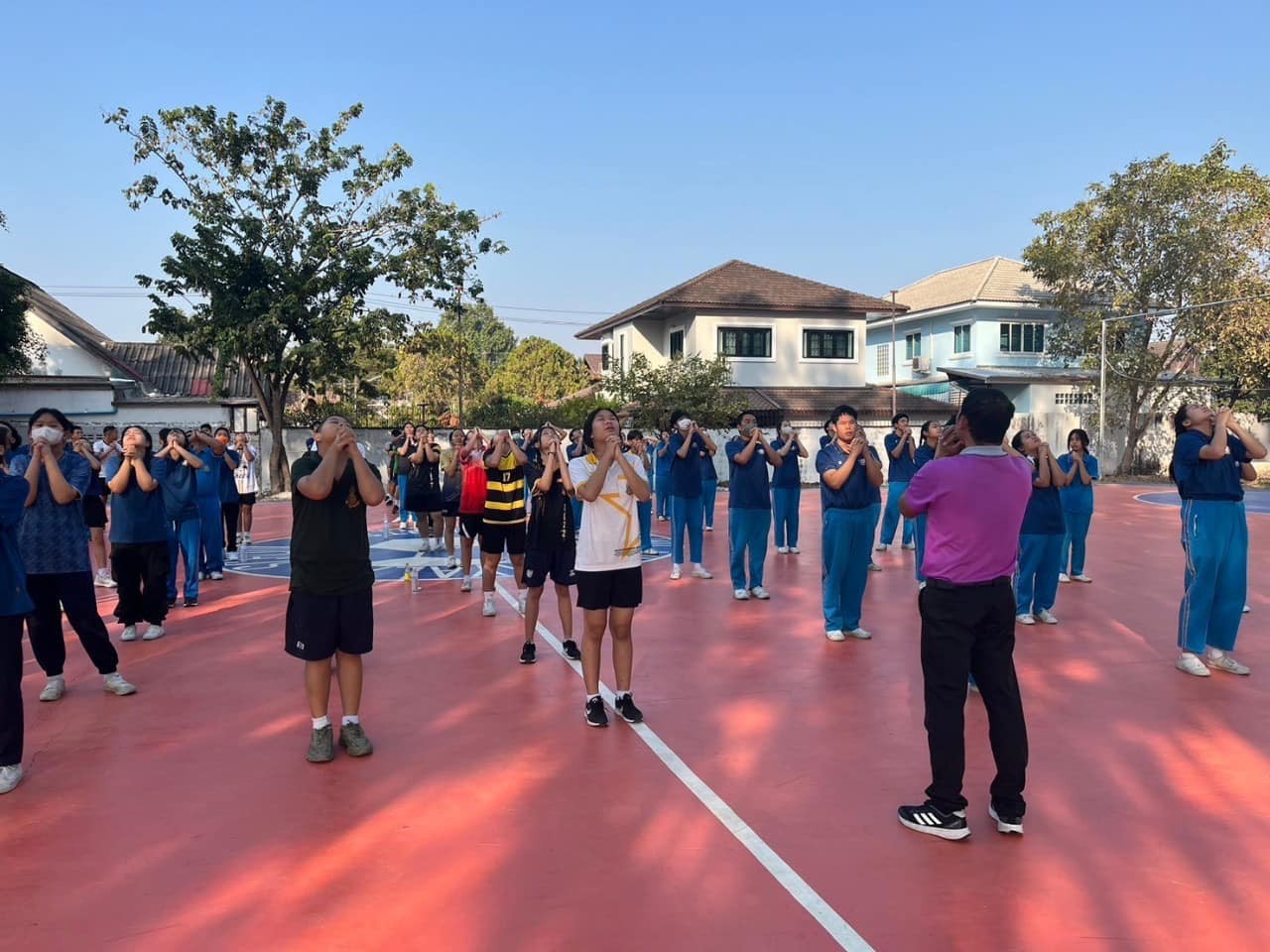 กิจกรรมทดสอบสมรรถภาพทางกายเสมือนจริง สำหรับนักเรียนห้องเรียนพิเศษเตรียมทหารและตำรวจ ม.1/13 ม.2/13 ม.3/13 ณ โรงเรียนกาวิละวิทยาลัย uploads/2/2024-02/424976848_122135198390089568_4050663036099759554_n.jpg